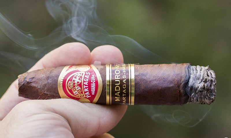 Partagas-Maduro-No.-2-2.jpg